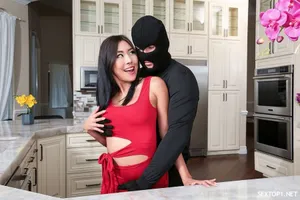 NACR-672 Yuina Taki đã đến thăm nhà bạn! Dịch vụ fan hâm mộ hấp dẫn, to lớn