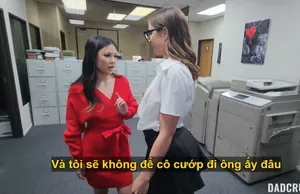 ông xã bất lực nhìn vợ bú củ khoải cho sếp